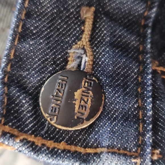 Denizen jeans. By LEVI. 33X32 - Picture 4 of 6